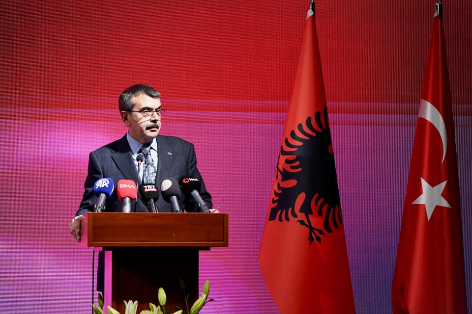 Milli Eğitim Bakanı Arnavutluk'un Bayrak ve Bağımsızlık Günü kutlamalarına katıldı