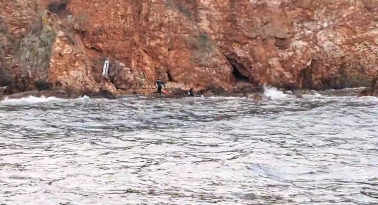 Heybeliada'da Kayalıklardan Düşen Kişi Sahil Güvenlik Tarafından Kurtarıldı