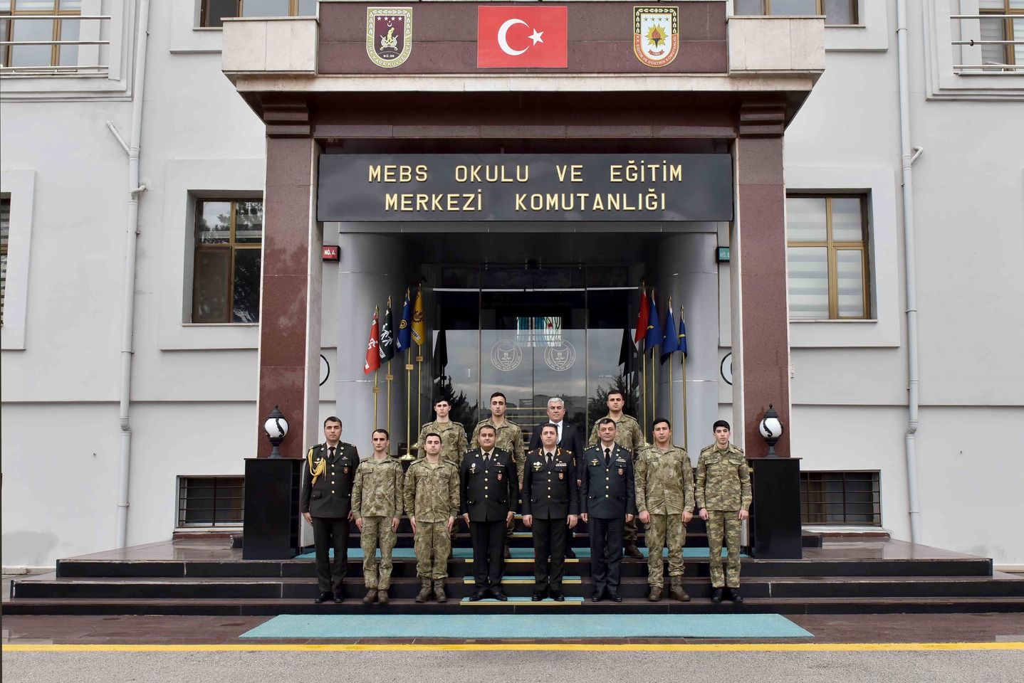 Azerbaycan ve Katar Askeri Heyetleri MEBS Okulu'nu Ziyaret Etti