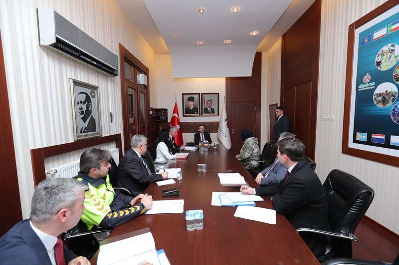 Valimiz Sayın Hüseyin Aksoy, Vatandaşla Buluşma Halk Toplantısı'nda Sorun Ve Talepleri Dinledi