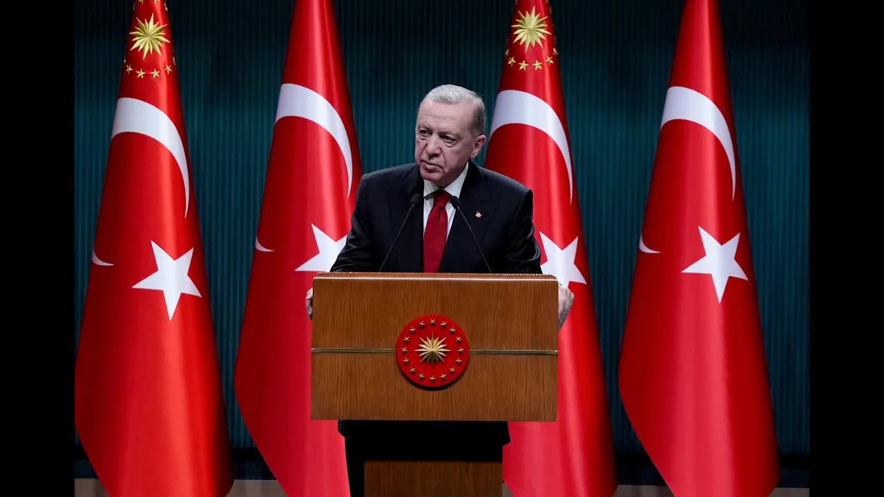 Cumhurbaşkanı Erdoğan, Kabine Toplantısı sonrası ekonomi politikalarında kararlılık vurgusu yaptı.