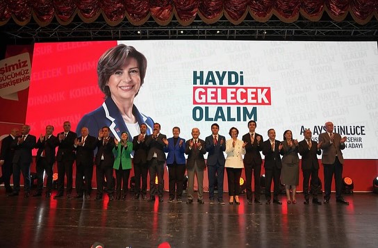 CHP Eskişehir Büyükşehir Belediye Başkan Adayı Ayşe Ünlüce, 2024-2029 dönemine yönelik projelerini halkla paylaştı.