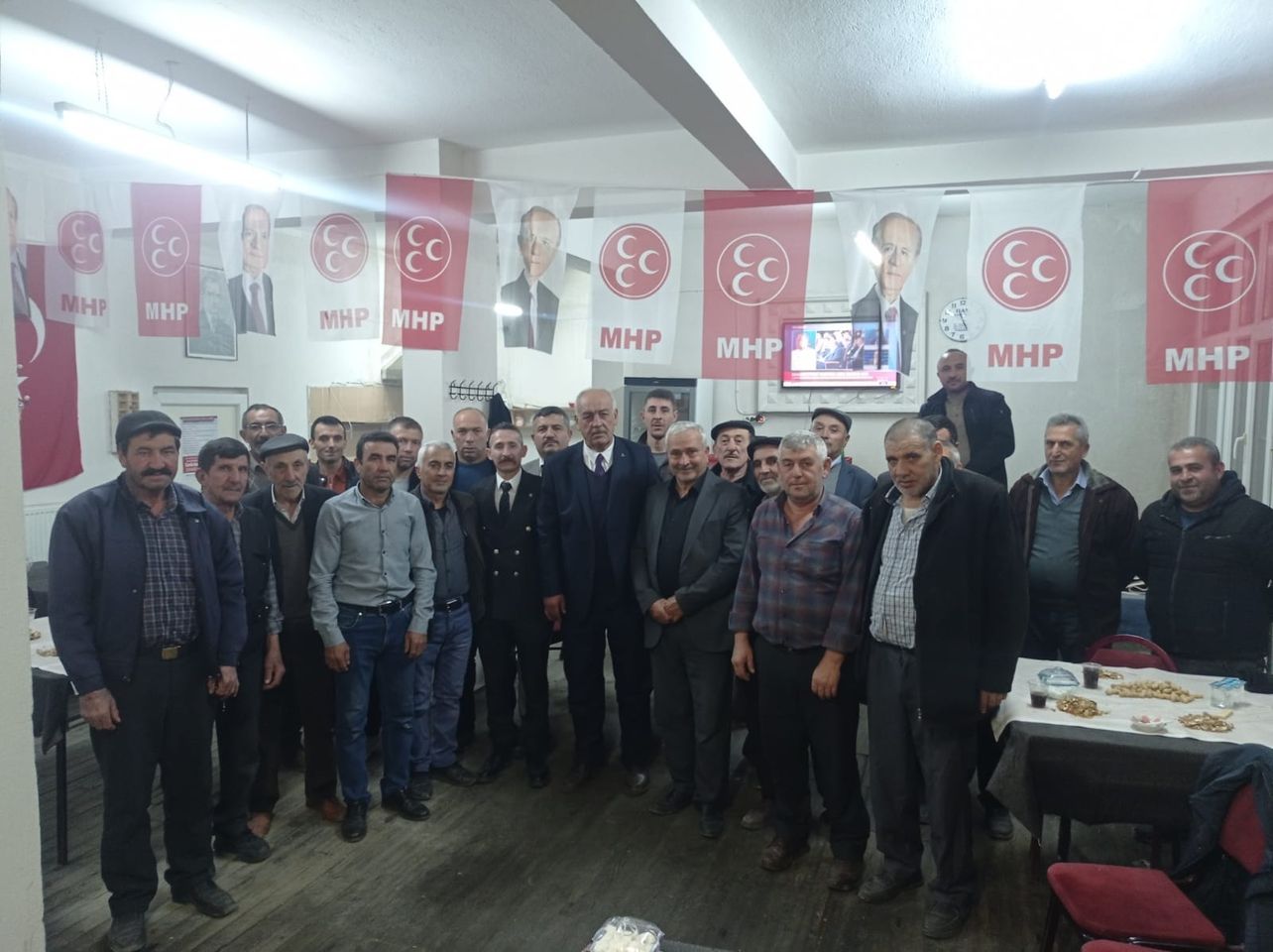 MHP Yöneticileri Halkın İsteklerini Dinlemek İçin Ziyaretlerde Bulundu