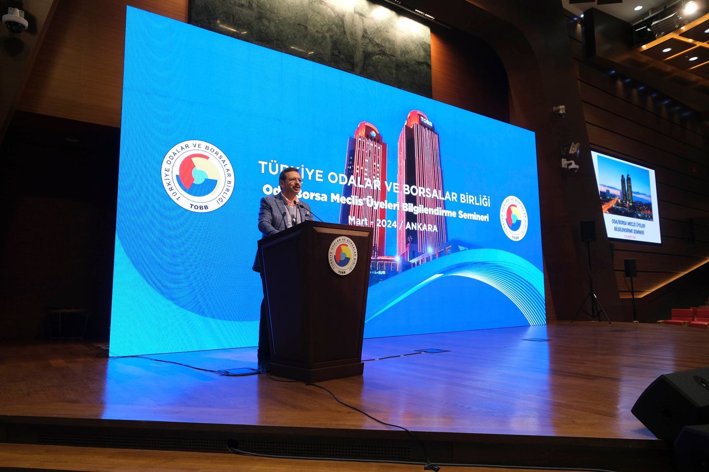 Eskişehir Ticaret Odası Başkanı ve Temsilcileri, Ankara'daki TOBB Seminerine Katıldı