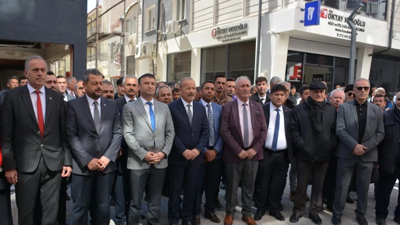 MHP Afyonkarahisar'da Seçmen İletişim Merkezi Açtı