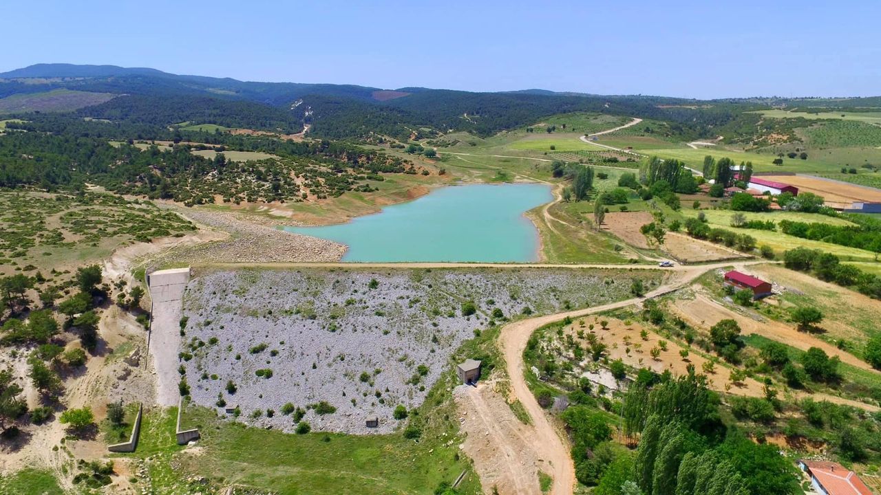 Dinar Pınarlı Göleti Yenilenerek Sulama Sistemi Güçlendirildi