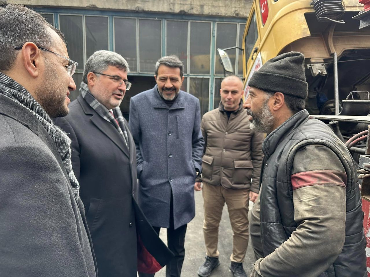 Ak Parti Afyonkarahisar Milletvekili Ali Özkaya, Esnaf Ziyaretinde Yerel Sektör Temsilcileriyle Buluştu