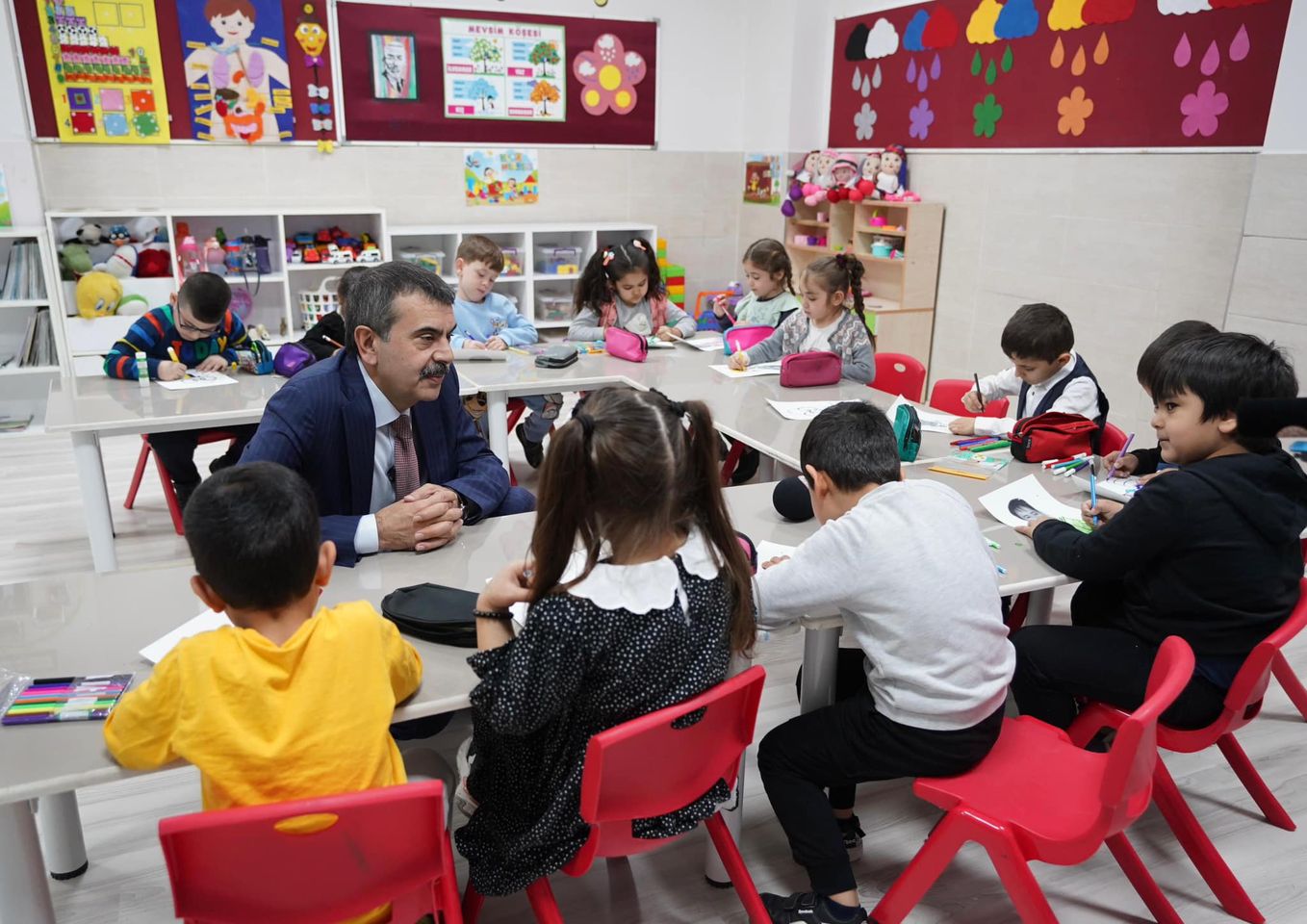 Milli Eğitim Bakanı Adana'da Okulları Ziyaret Etti