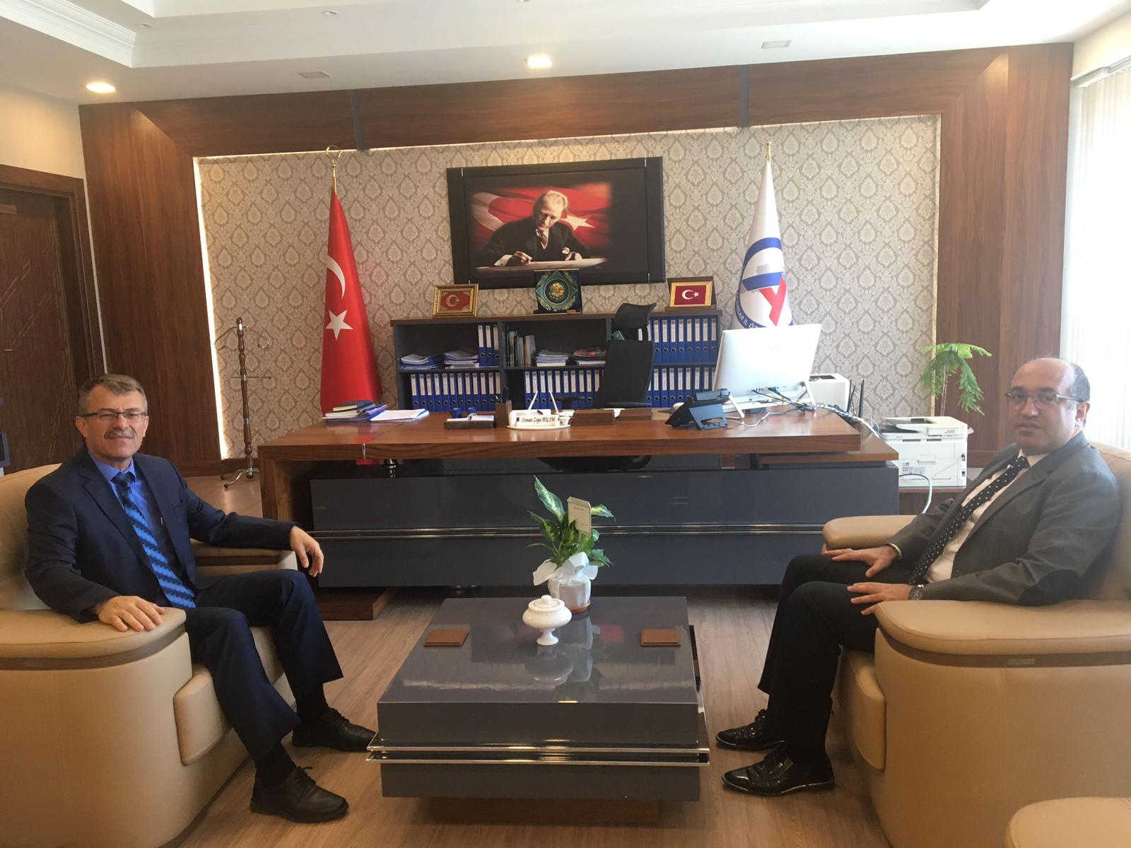 Dr. Mustafa Çöl, Sandıklı Belediye Başkanı olarak yeni atanan Afyonkarahisar İl Özel İdaresi Genel Sekreteri Osman Ziya Bilim'i ziyaret etti.