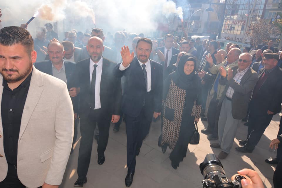 Sandıklı'da Yeni Belediye Başkanı Adnan Öztaş Göreve Başladı!