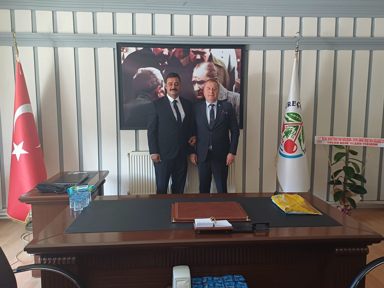 İyi Parti Milletvekili Hakan Şeref Olgun, Dereçine'de yeni belediye başkanının göreve başlamasına katıldı