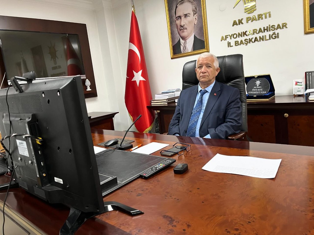 Afyonkarahisar AK Parti İl Başkanı Hüseyin Menteş, Parti Genel Merkezi'nde düzenlenen toplantıya video konferans ile katıldı.
