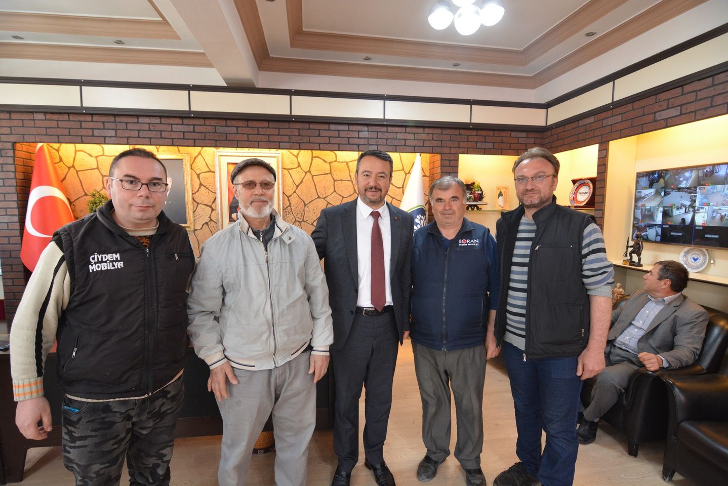 Sandıklı'da Yeni Belediye Başkanı Adnan Öztaş'a Yoğun İlgi ve Destek