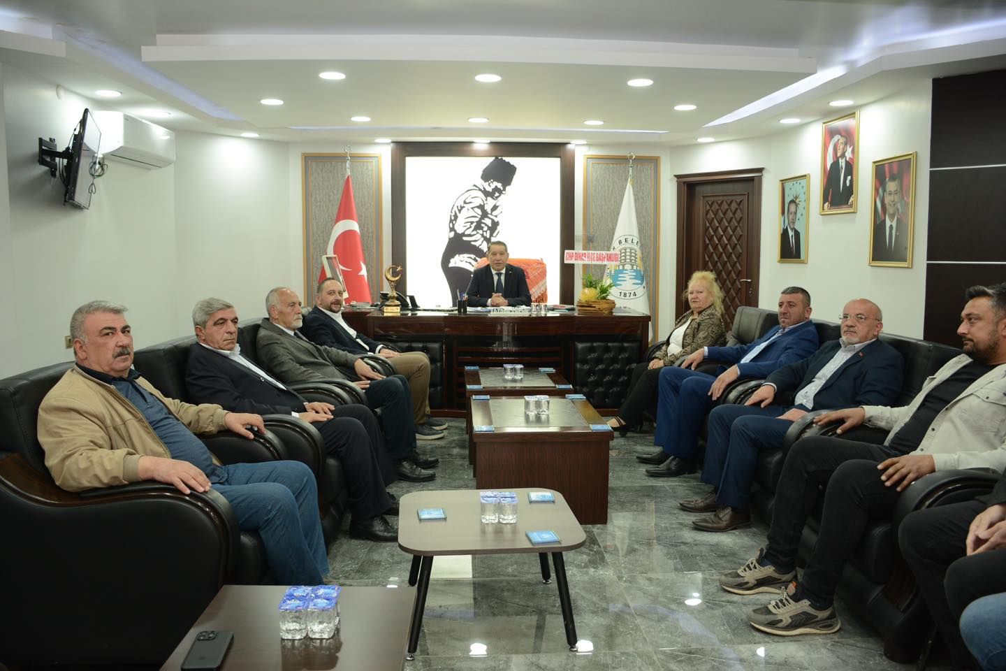 CHP İlçe Başkanı ve Yönetimi Belediye Başkanını Ziyaret Etti, İşbirliği ve Kalkınma Konuları Ele Alındı