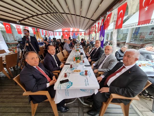 Afyonkarahisar'da Baro Başkanı Turgay Şahin'in Katılımıyla Bayramlaşma Töreni Düzenlendi
