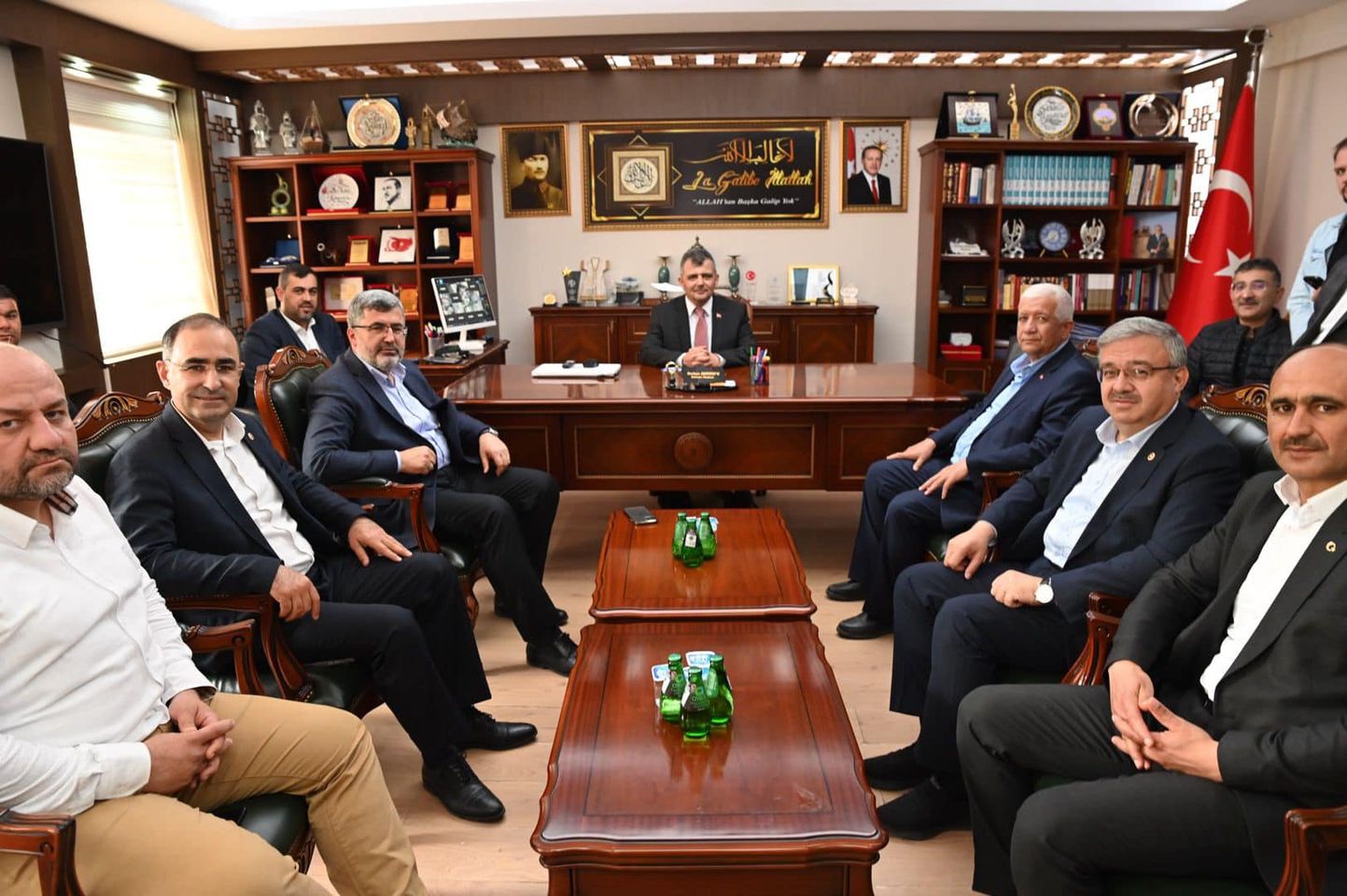 Afyonkarahisar Seçilen Milletvekili Emirdağ Belediye Başkanını Tebrik Etti