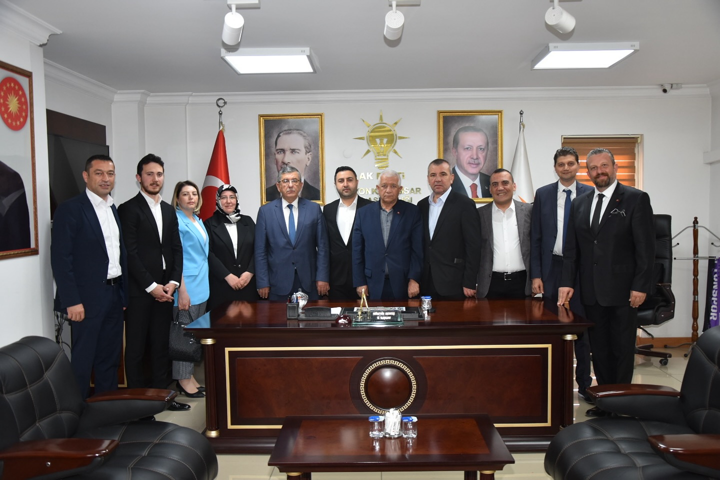AK Parti'nin İl Merkezinde Gerçekleştirdiği Belediye Meclisi Grup Toplantısı