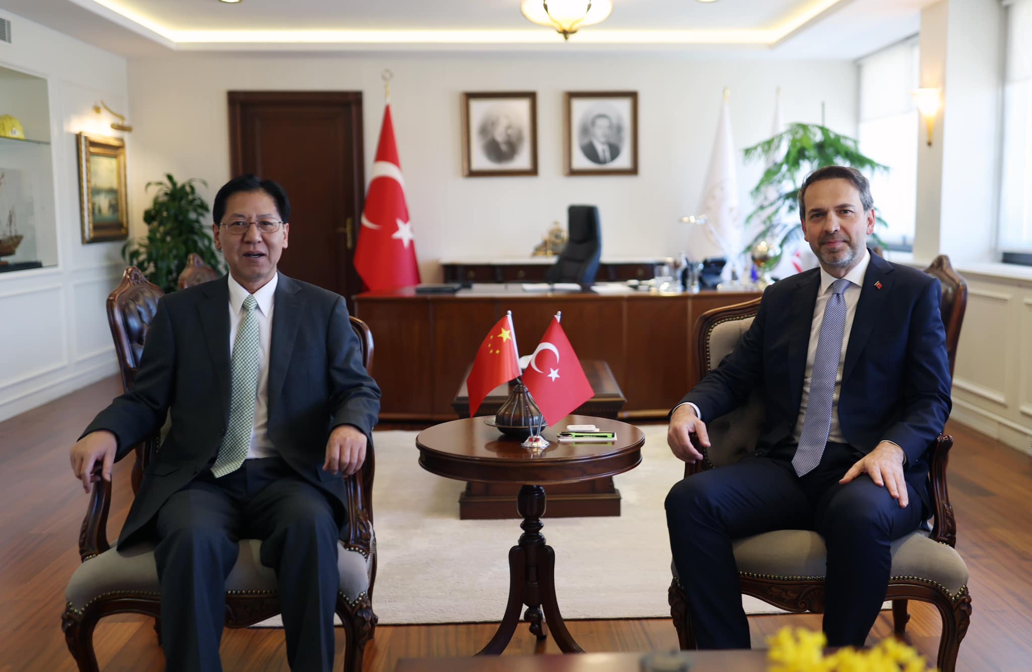 Türkiye ve Çin, Enerji İş Birliği için Görüşme Yaptı.