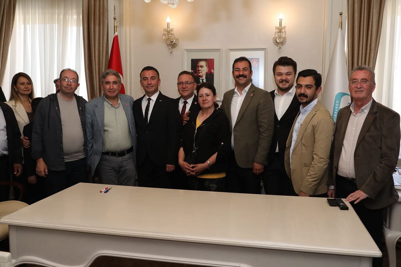 Sivrihisar'da Yeni Dönem: 75 Yıl Sonra İlk Kez CHP'li Belediye Başkanı Göreve Başladı