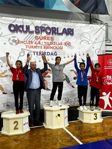 Taşoluk Fatih Ortaokulu, Yıldızlar Okullararası Türkiye Şampiyonası'nda Takım Halinde Şampiyon Oldu!
