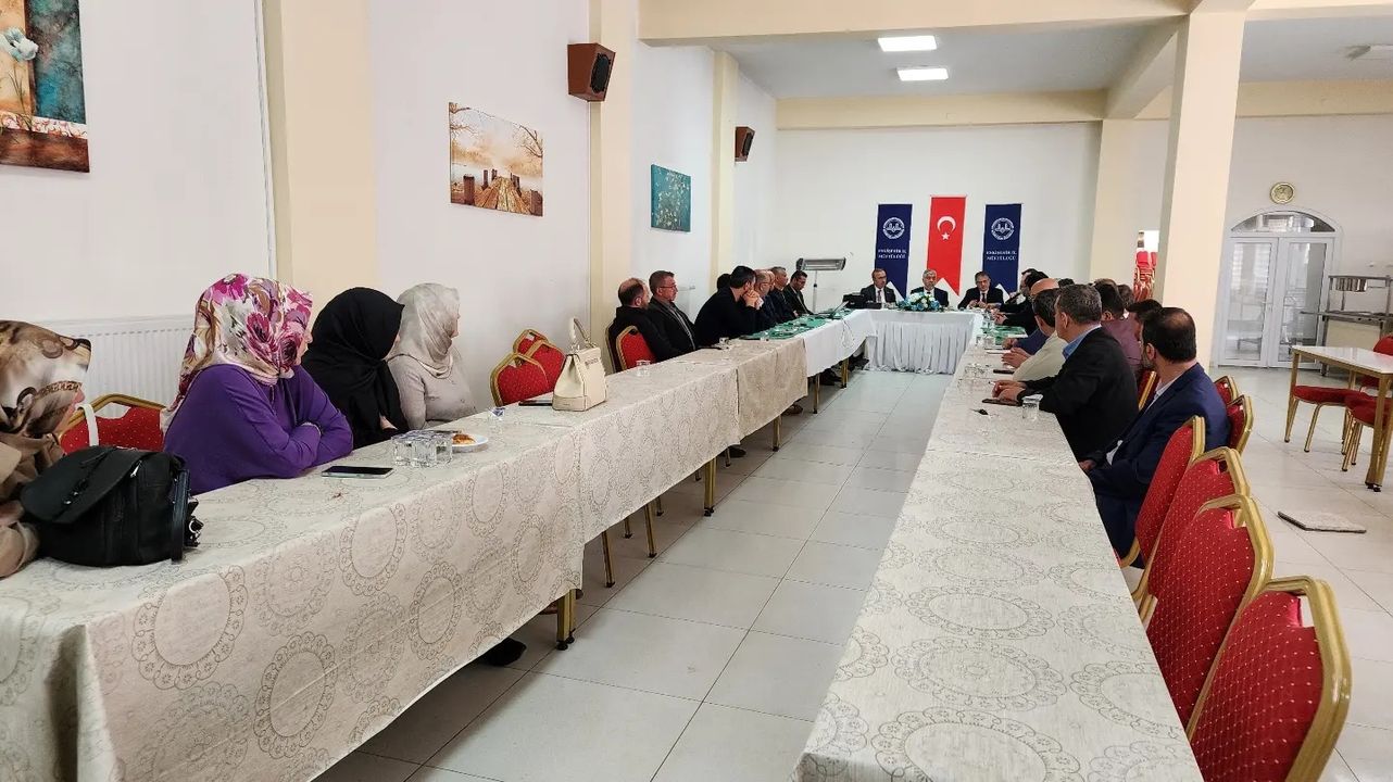 Eskişehir'de Hafızlık Eğitimi Toplantısı: Projeler ve Gelecek Planları Görüşüldü