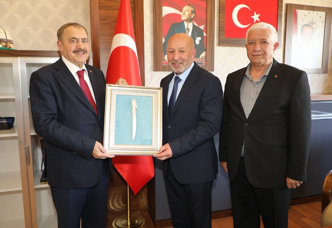 Eski Çevre ve Orman Bakanı Veysel Eroğlu Afyonkarahisar'da Siyasi Aktörlerle Buluştu
