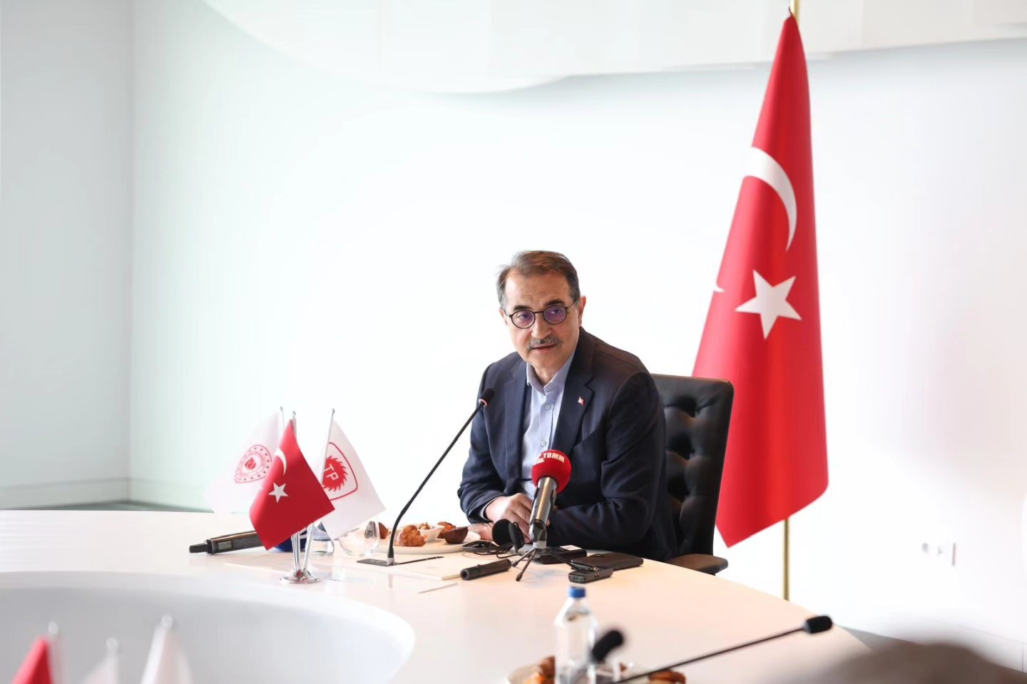 Enerji Bakanı Fatih Dönmez Karadeniz'de Zonguldak'ı Ziyaret Etti