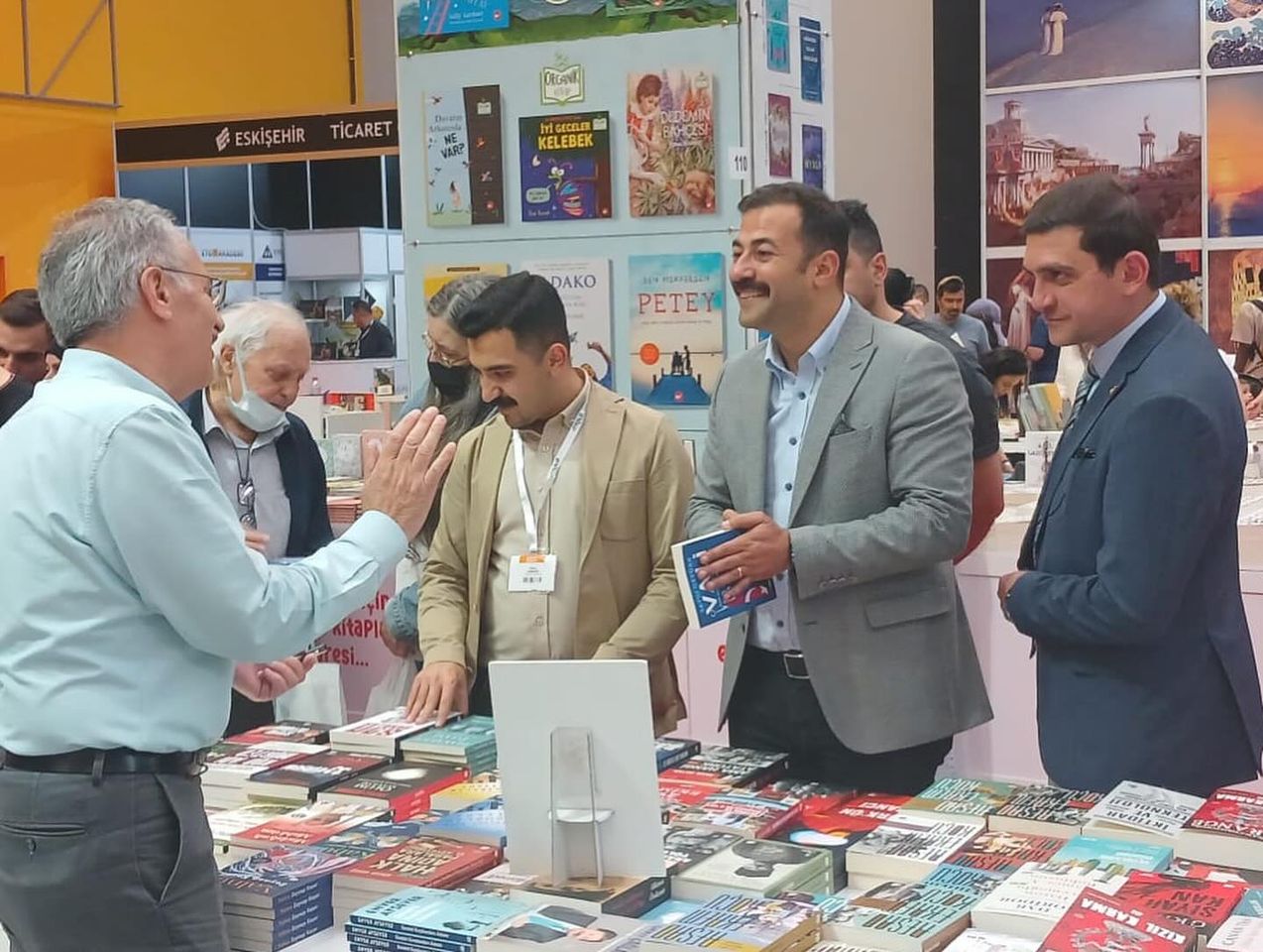 Eskişehir'de Düzenlenen 3. Kitap Fuarı Kültür ve Edebiyat Dünyasını Bir Araya Getirdi