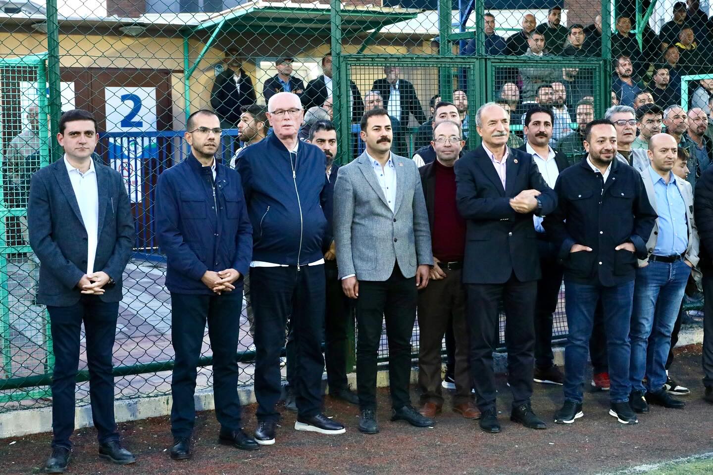 Odunpazarı Belediye Başkanı Av. Kazım Kurt, Köyler Arası Futbol Turnuvasına katıldı