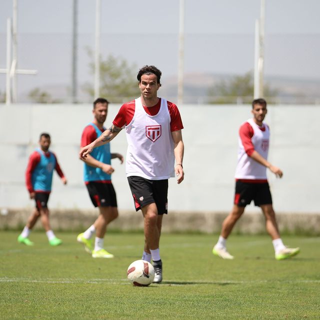 Sivas'ta EMS Yapı Sivasspor, Galatasaray maçı için hazırlanıyor