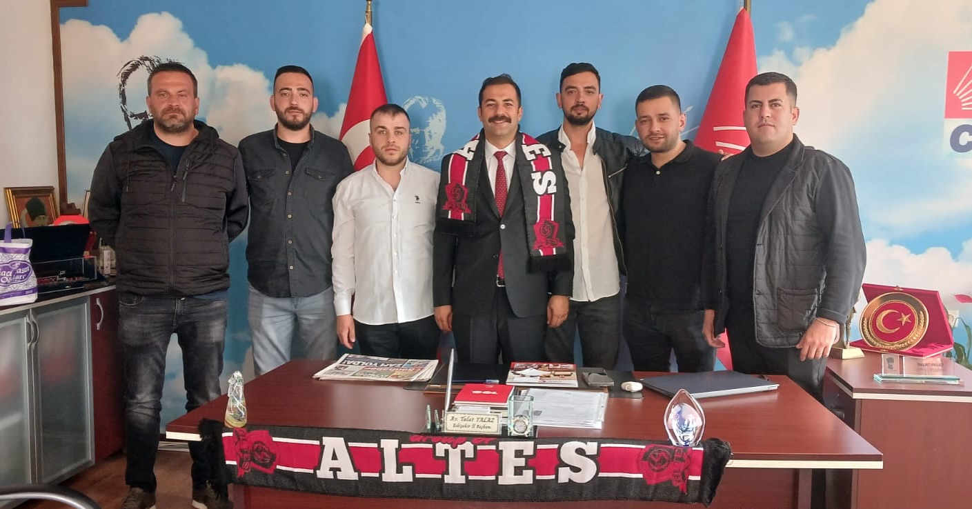 Eskişehirspor Taraftarları CHP İl Başkanlığı'nı Ziyaret Etti