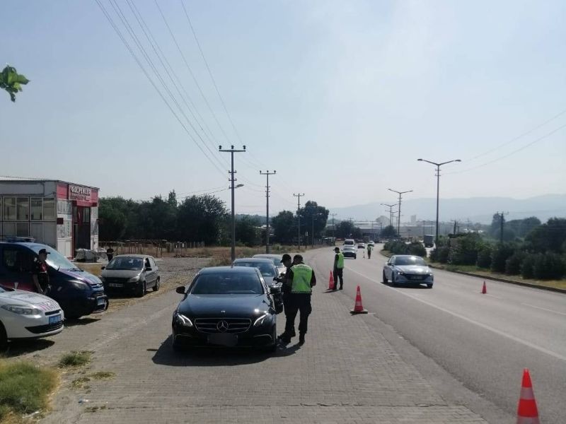 Aydın'da Jandarma Ekipleri Araç ve Şahıs Kontrolü Yaptı