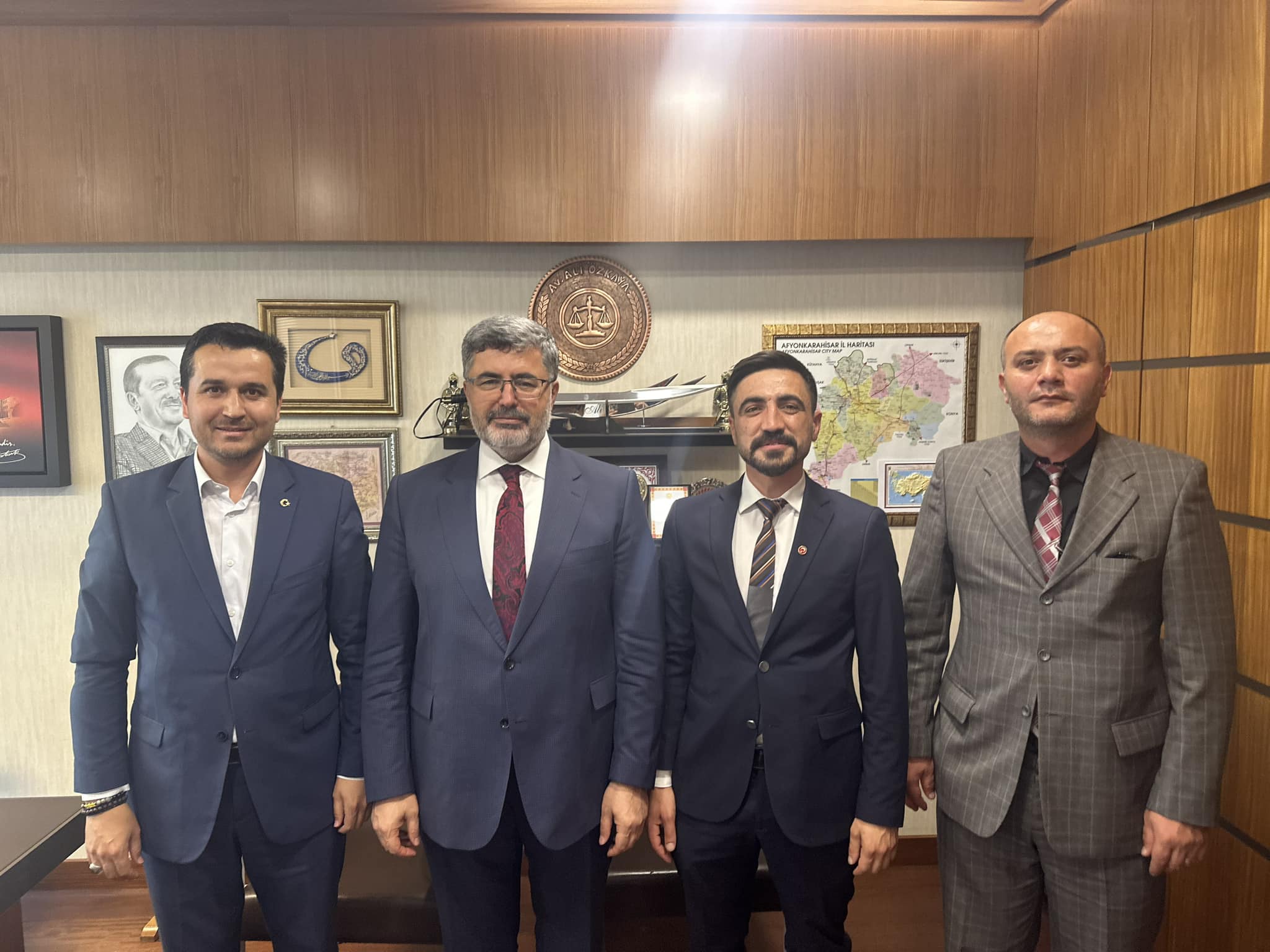 AK Parti İhsaniye İlçe Başkanı Mustafa Özer ve Gazlıgöl Belediye Başkanı Mustafa Güngör Bir Araya Geldi