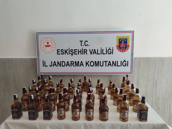 KOM Şube Müdürlüğü Odunpazarı'nda Kaçak Alkol Operasyonu Gerçekleştirdi