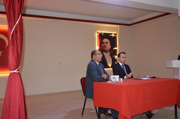 Şehit Mustafa Akbaş İlkokulu'nda Muhtarlar Toplantısı Düzenlendi