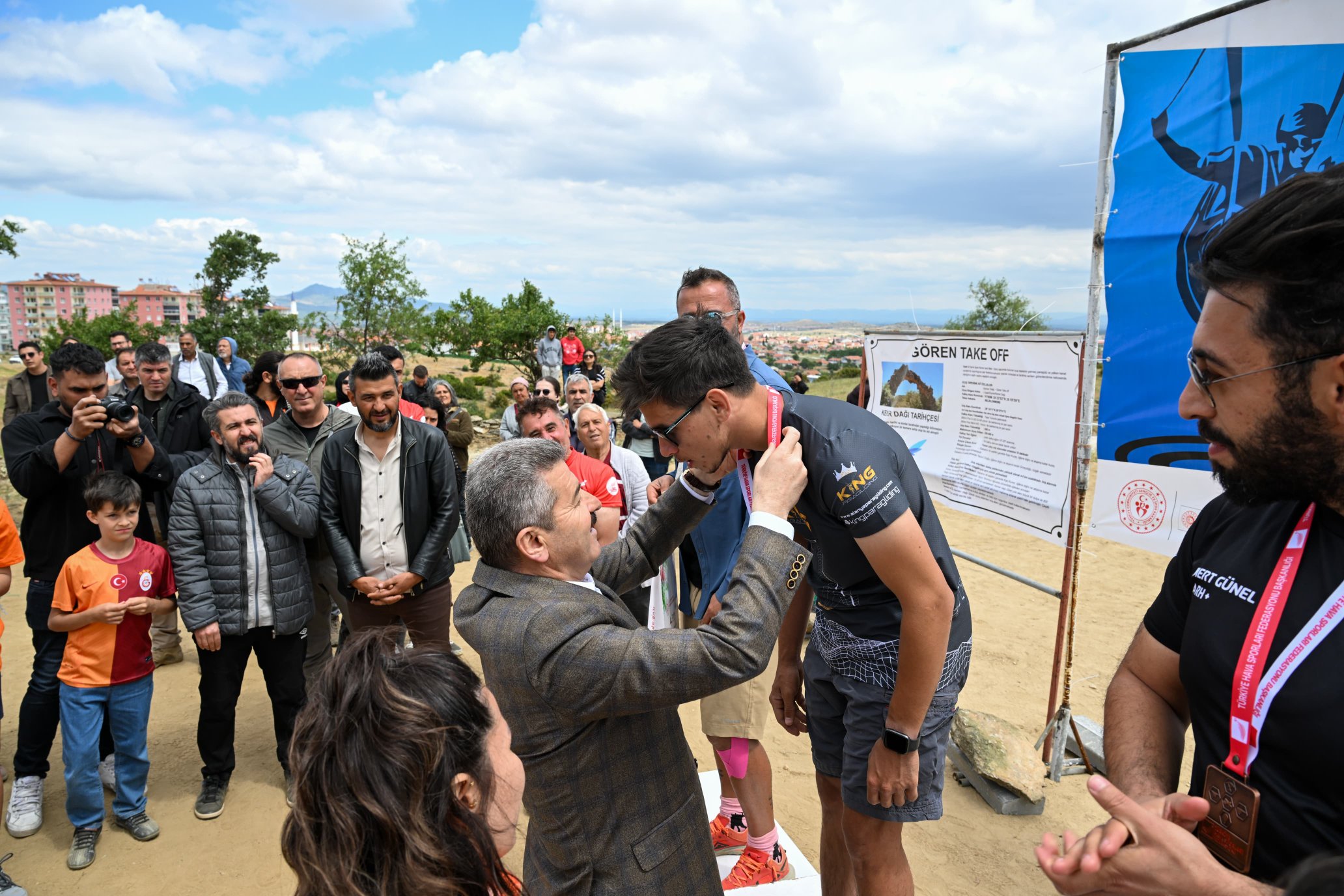 Türkiye Yamaç Paraşütü Ege Bölgesi Hedef Yarışması Eşme'de Tamamlandı