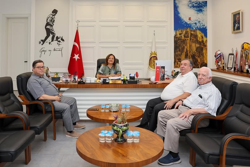 Afyonkarahisar Belediye Başkanı Köksal, Sandıklı Eski Belediye Başkanı Baştuğ ile Görüşme Gerçekleştirdi