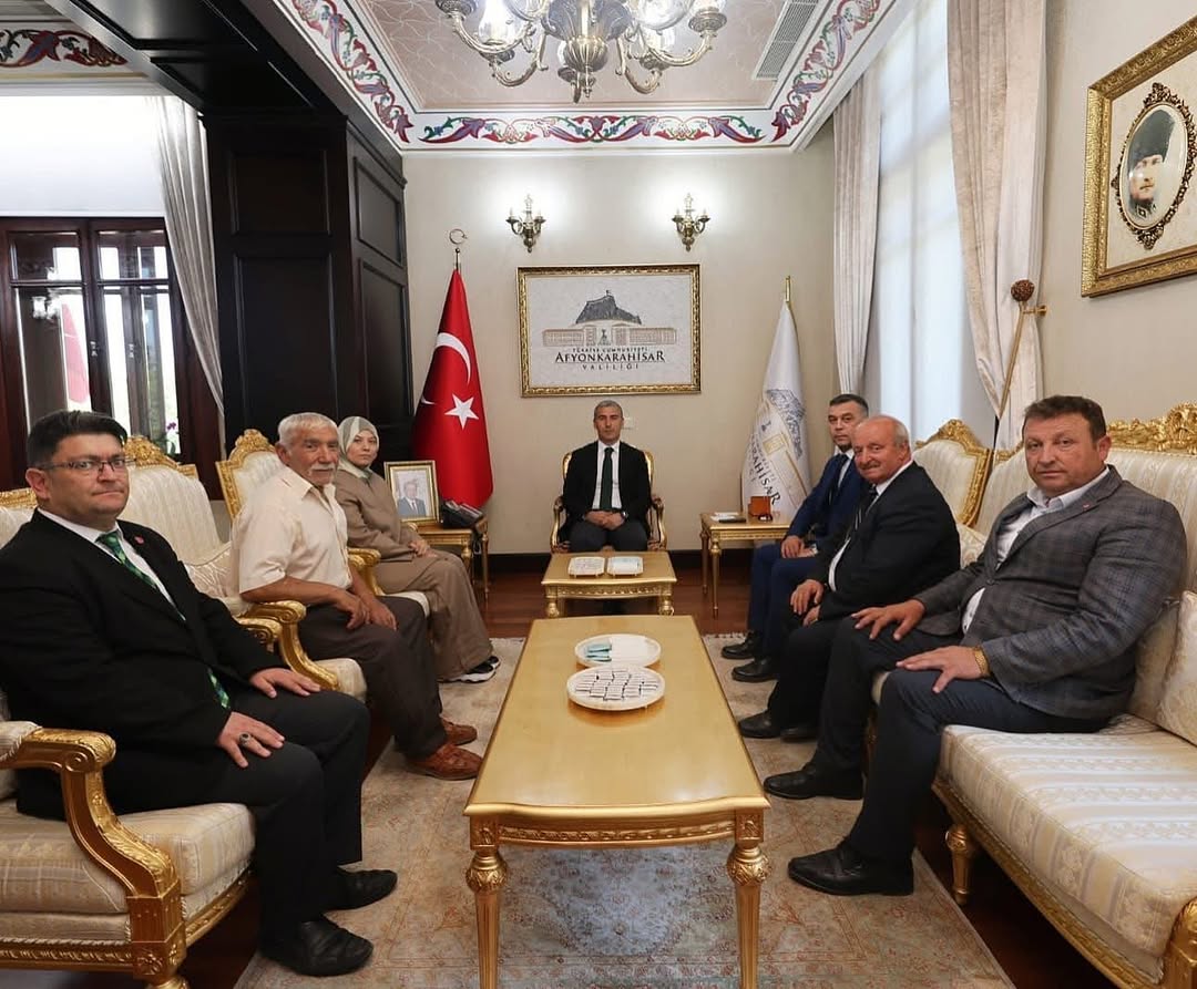 K. Karacaören Belediye Başkanı Üzeyir Kasap, Afyonkarahisar Valisi Dr. Naci Aktaş'ı Ziyaret Etti