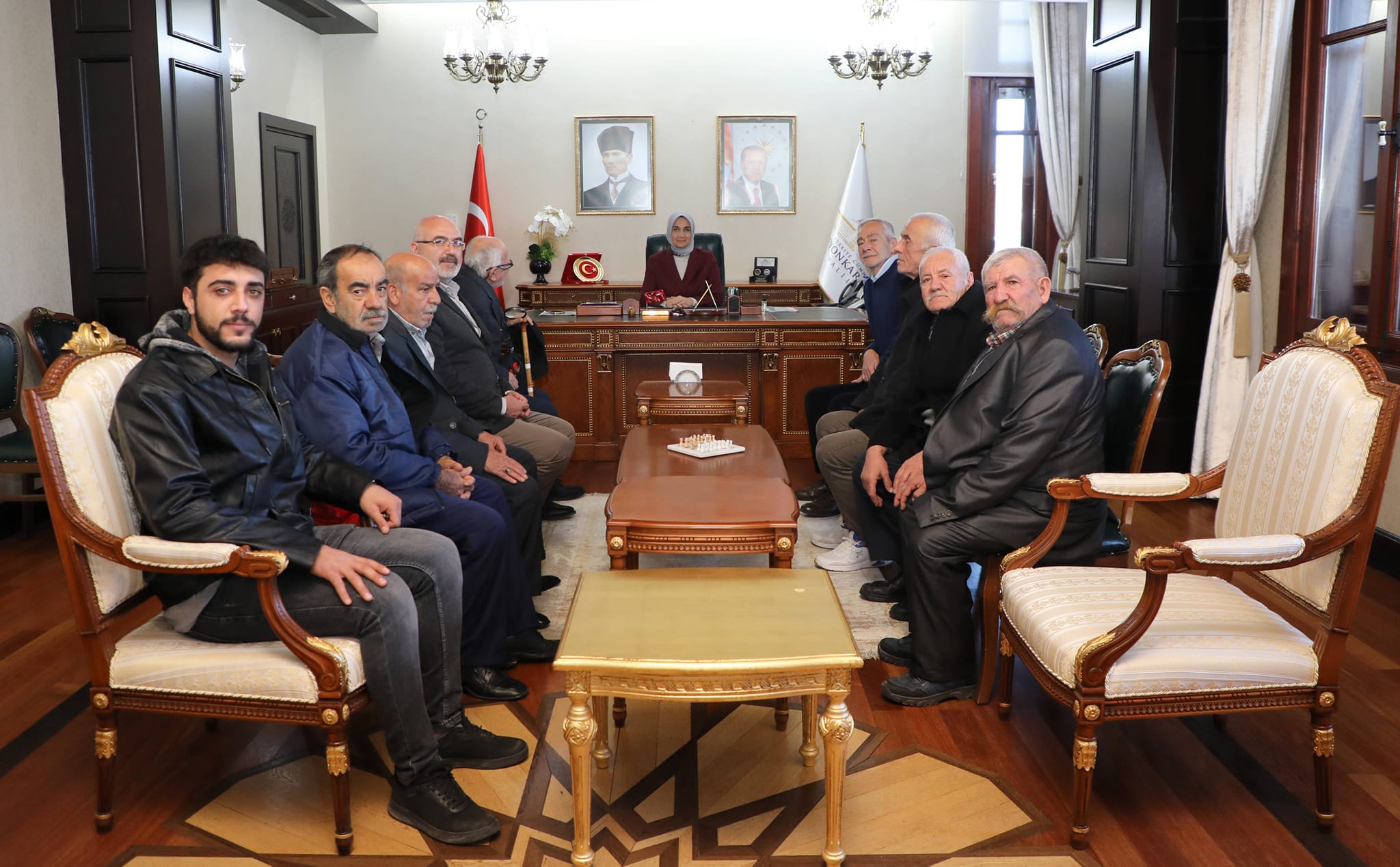 Afyonkarahisar Valiliği, Nevşehir Hacı Bektaş Rifat Kartal Huzurevi'ndeki yaşlılarla duygusal bir buluşma düzenledi.