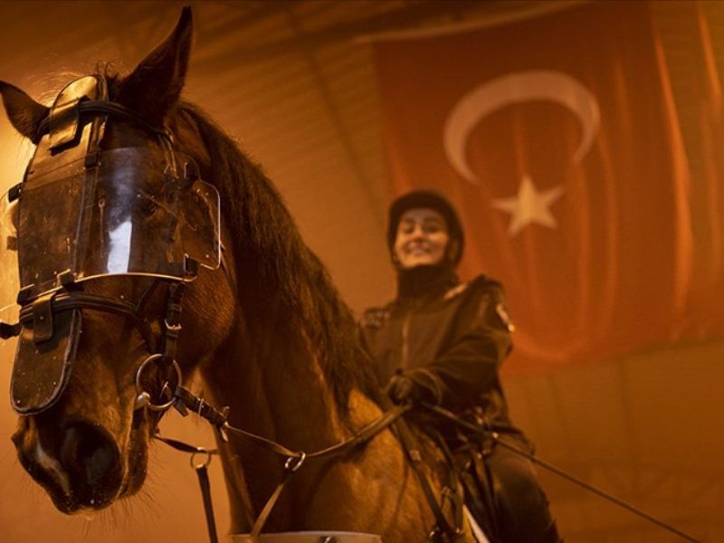 Atlı Polislere Zorlu Eğitim: Ankara Emniyet Müdürlüğü'nün Gözdesi!