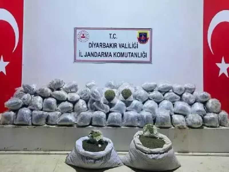 Diyarbakır'da Jandarma Operasyonu: 154 Kilogram Esrar Ele Geçirildi