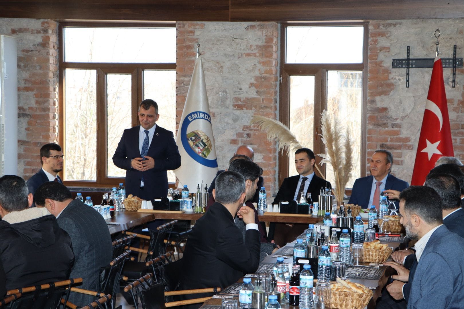 Afyonkarahisar İl Müftülüğü, İlçe Müftüleri Toplantısını Taş Konak Restoran'da gerçekleştirdi. Toplantıda hizmetlerin değerlendirmesi yapıldı.