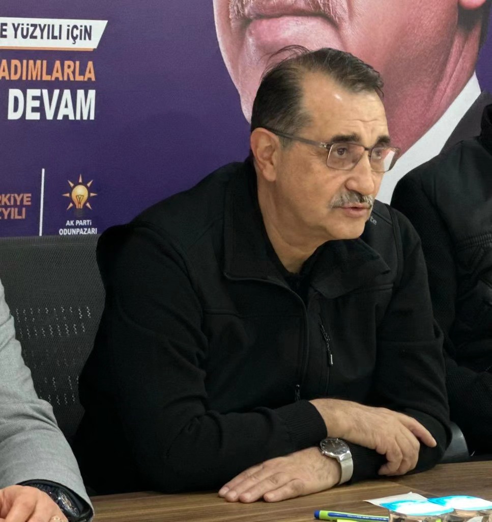 Enerji Bakanı Fatih Dönmez, Eskişehir'de Odunpazarı İlçe Başkanlığı'nda kararlılık mesajı verdi