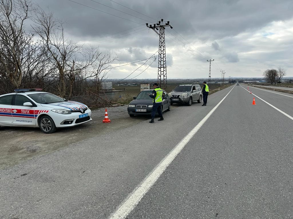 İlimizdeki trafik denetimlerinde binlerce araç sorgulandı: 69 araç trafikten men edildi!