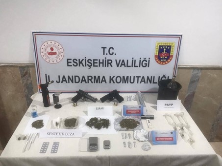 Eskişehir Jandarma, Odunpazarı İlçesinde Uyuşturucu Operasyonu Gerçekleştirdi