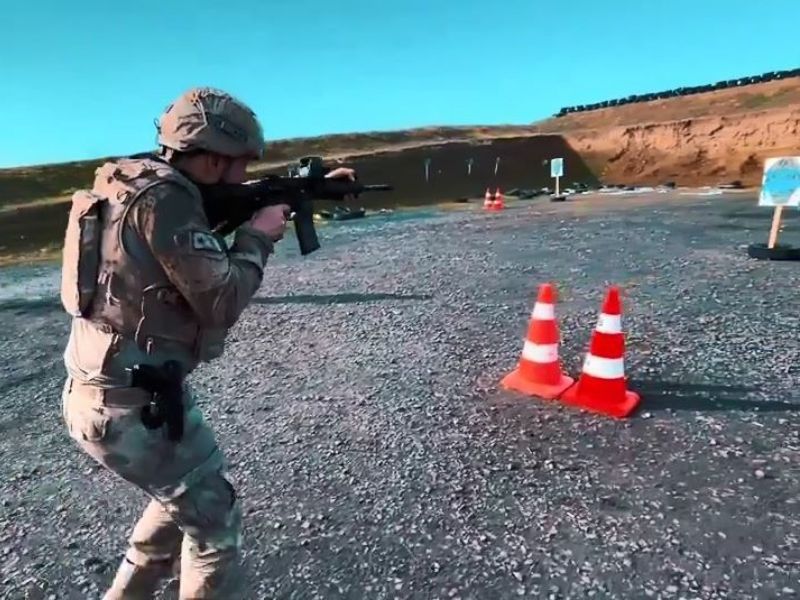 Tekirdağ Jandarma Komandoları, Gerçek Mermiyle Atış Eğitimlerini Sergiledi