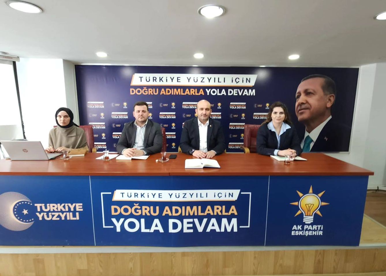 AK Parti, Eskişehir'de Meclis Üyeleri Adayları için İstişare Toplantısı Düzenledi