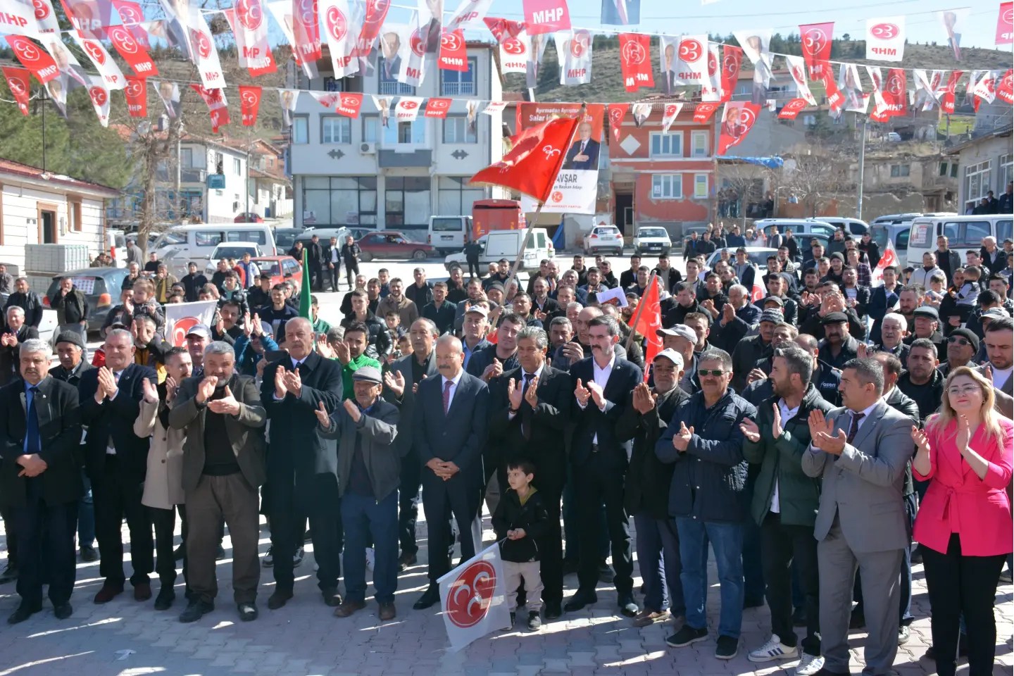 MHP, Afyonkarahisar'da Seçmen İletişim Merkezi'nin açılışını yaptı