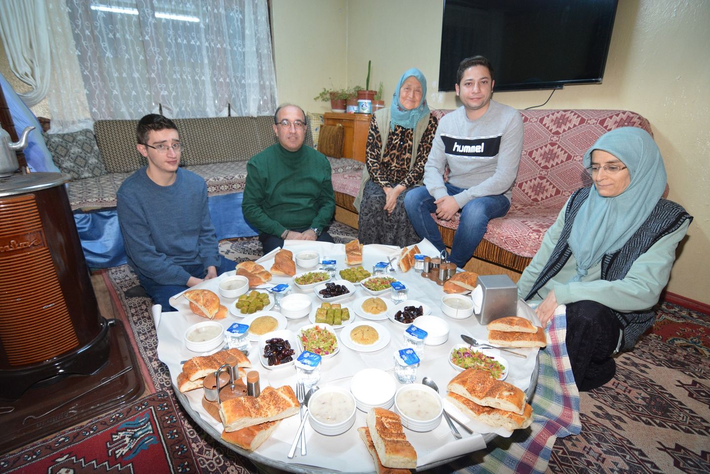 Sandıklı'da Mahalle İftarları Birlik ve Dayanışmayı Güçlendiriyor