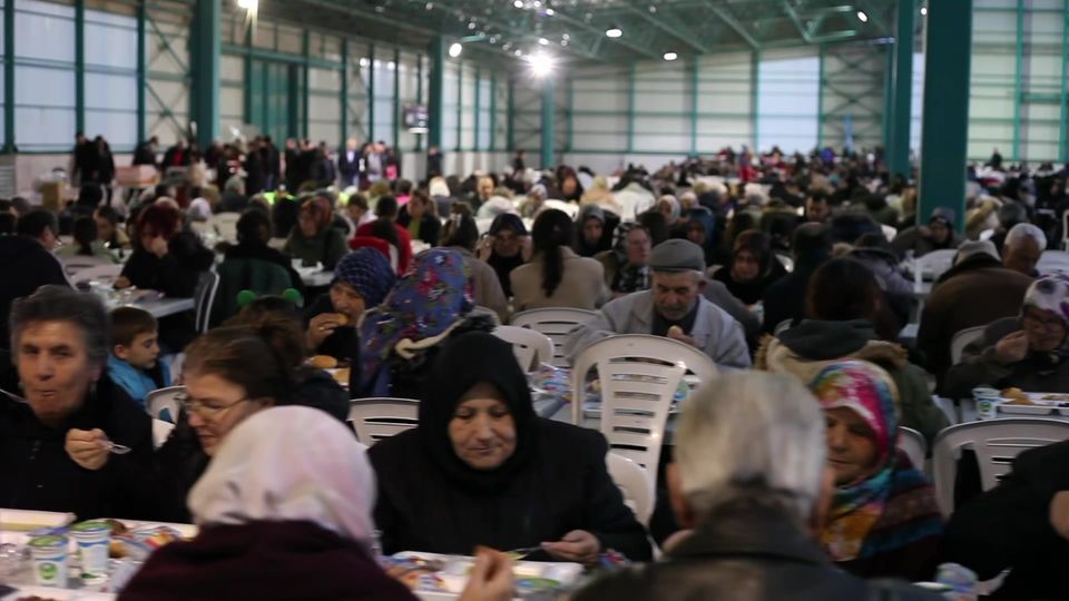 Odunpazarı Belediyesi, 75. Yıl Mahallesi'nde Toplumsal Dayanışma İftarı Düzenledi